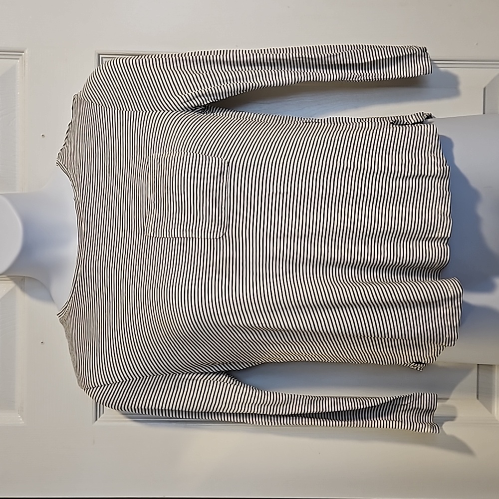 H&M, lightweight, striped, long sleeve, tee with pocket. Size M.
